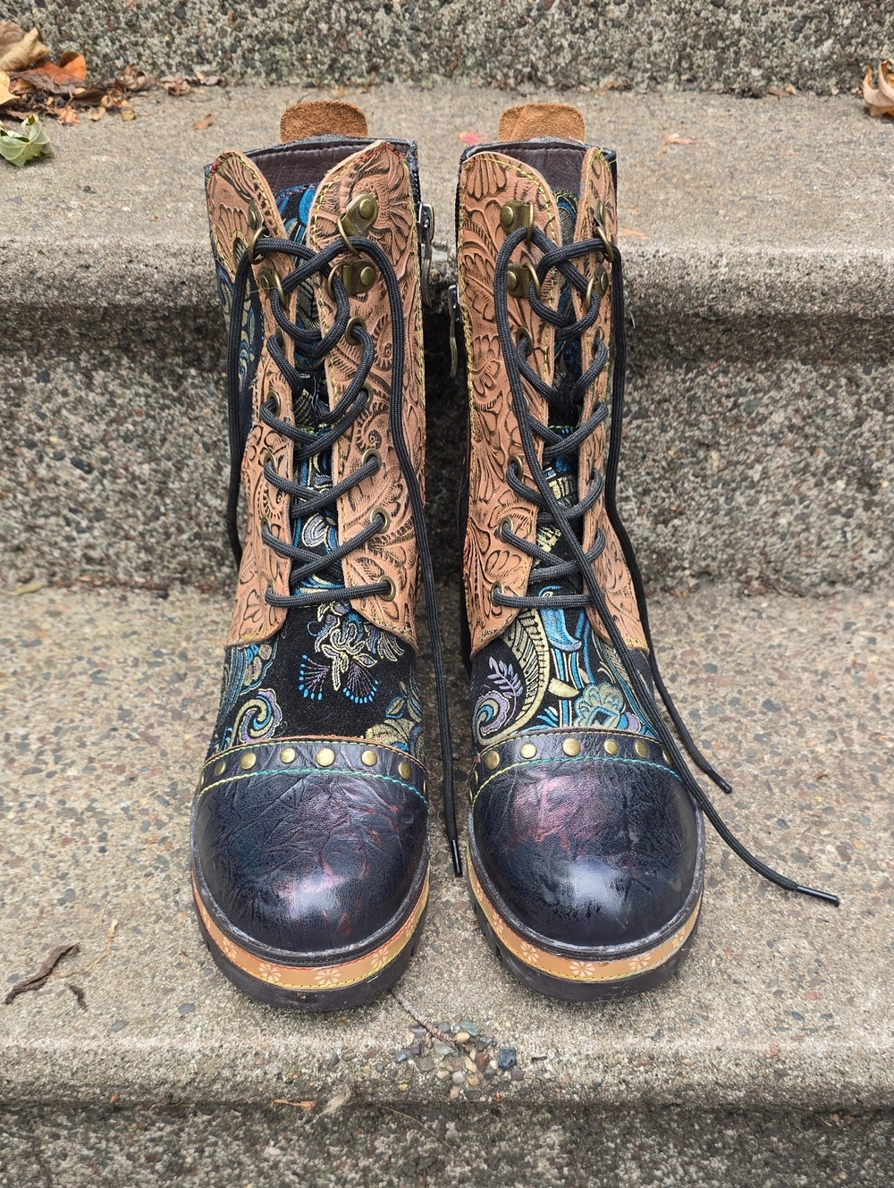 L' Artiste Embellished Floral Lace-Up Women's Ankle Boots - Black & Tan, Purple